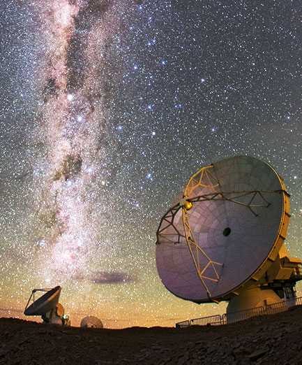 アルマ天文台の夜の写真