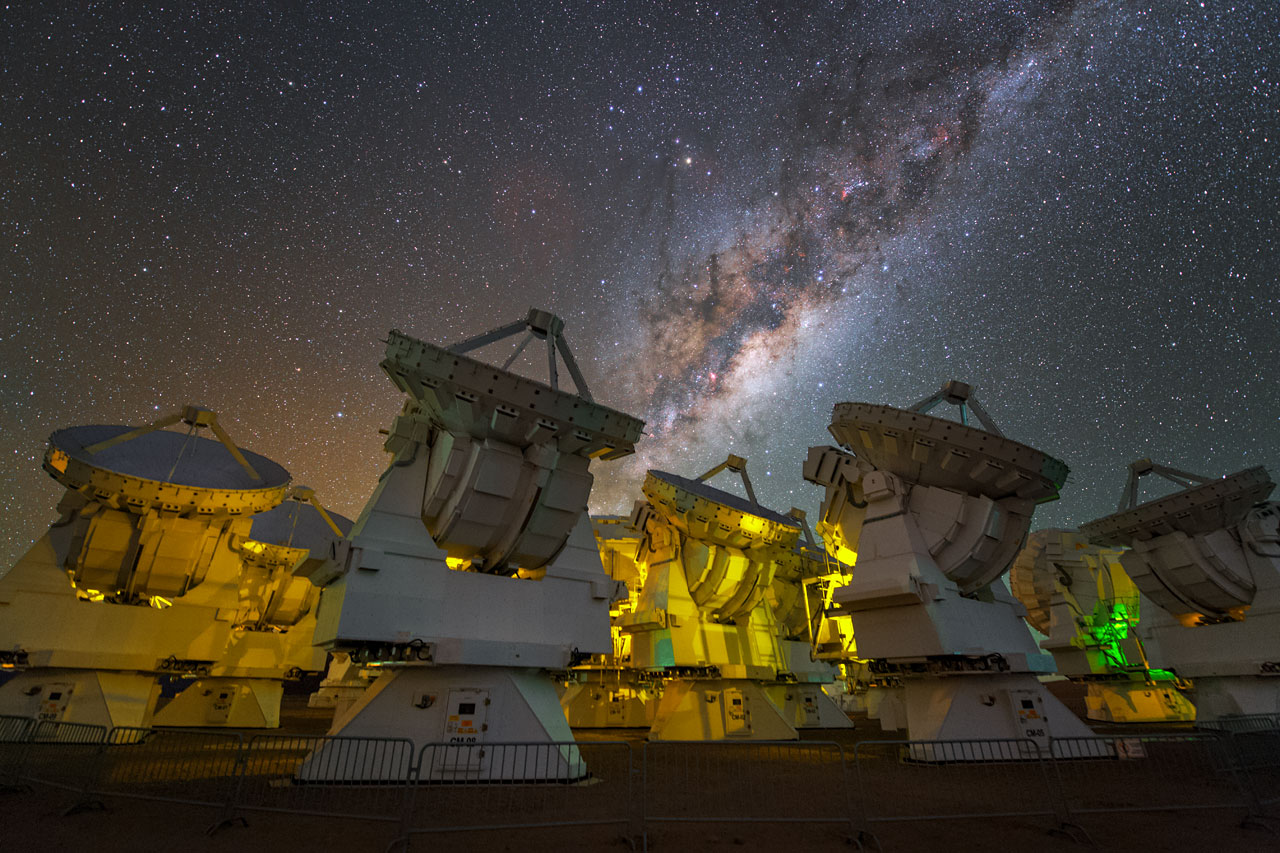 The Milky Way above the antennas of ALMA