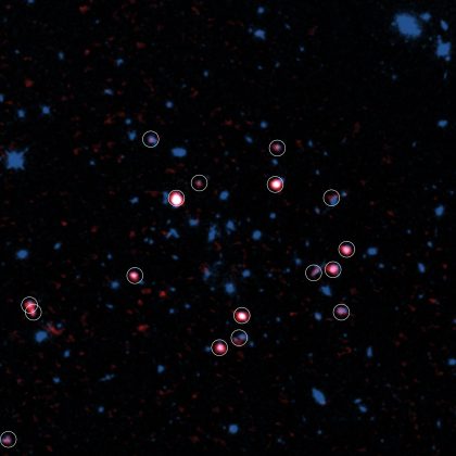 94億光年かなたの銀河団XMMXCS J2215.9–1738（白丸つき）