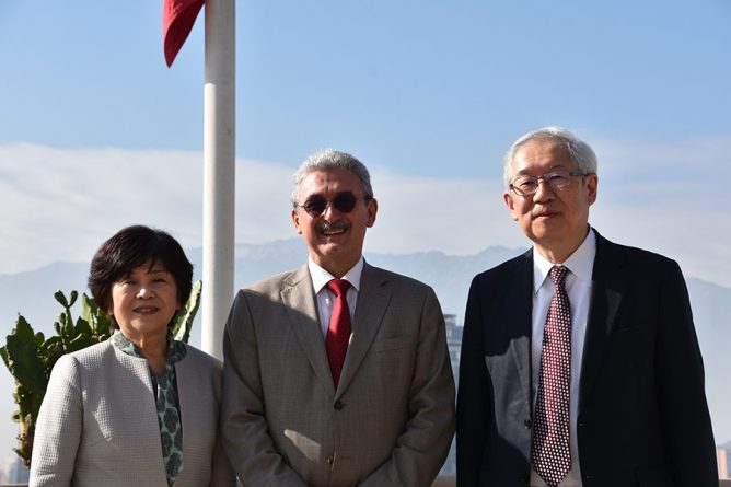 NINS President Maki Kawai and NAOJ Director General Saku Tsuneta Visit Dignitaries in Chile