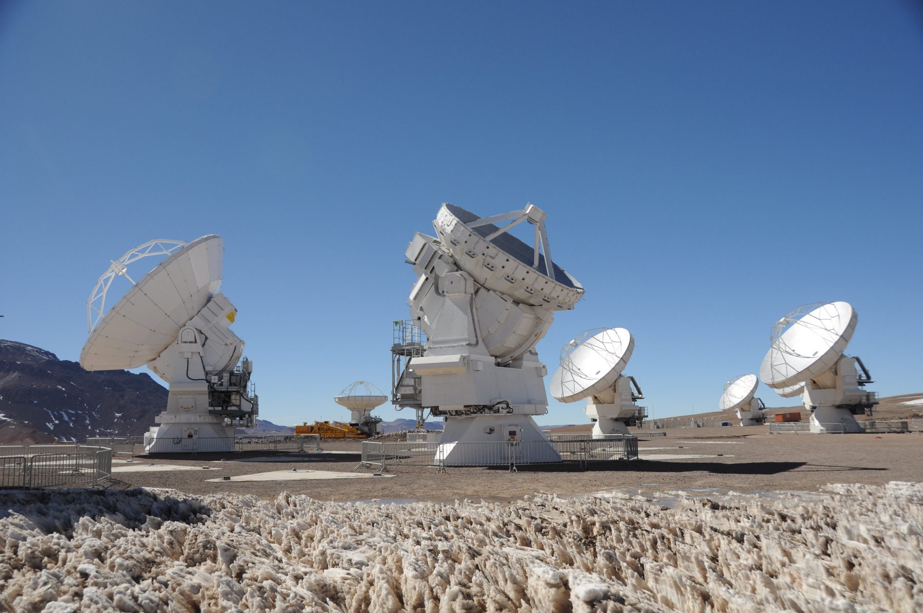 Gallery - First 7m antenna arrived at AOS - ALMA